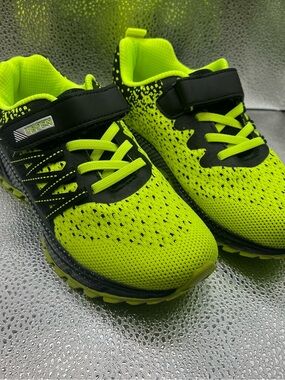 Kids' Neon green & Black Athletic Sneakers